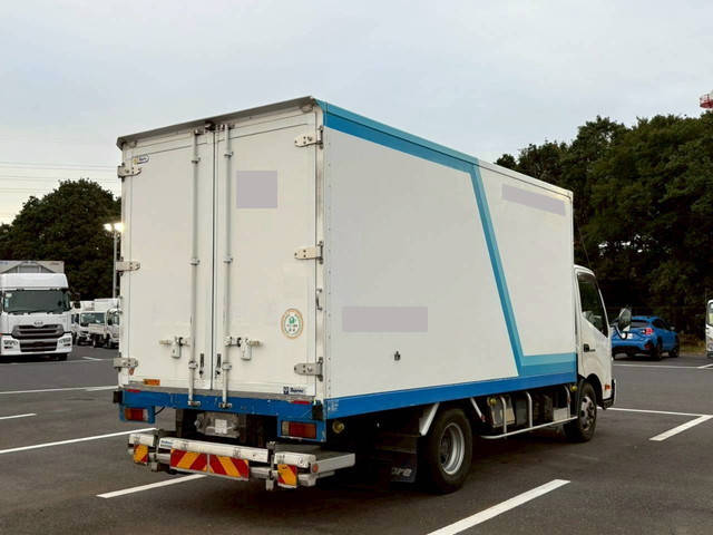 日野デュトロ冷凍車（冷蔵車）小型（2t・3t）[写真02]