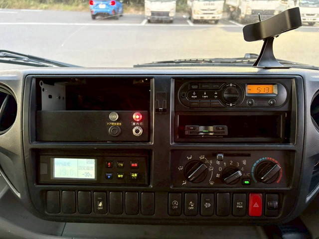 日野デュトロ冷凍車（冷蔵車）小型（2t・3t）[写真24]