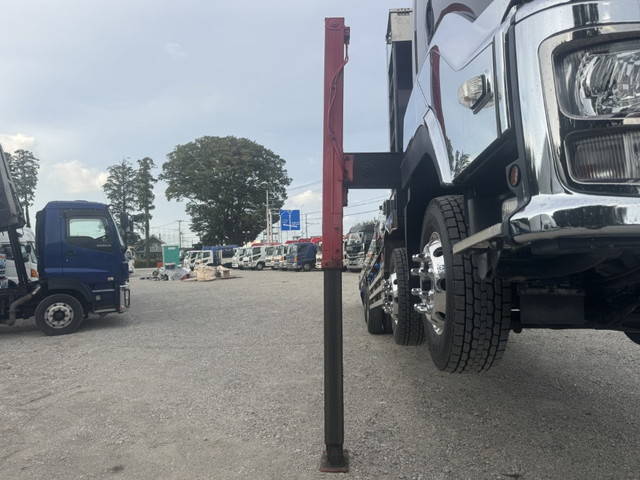 いすゞギガセルフクレーン4段大型（10t）[写真14]