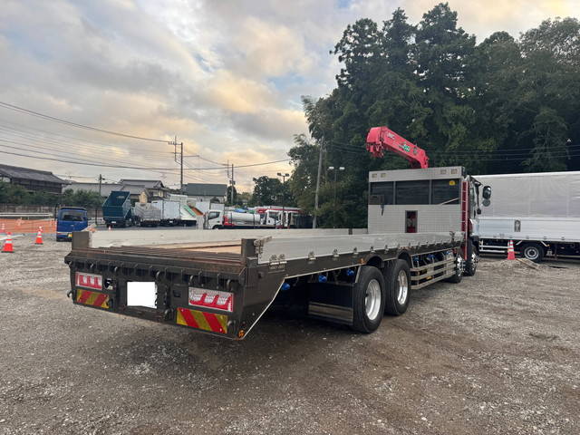 いすゞギガセルフクレーン4段大型（10t）[写真02]