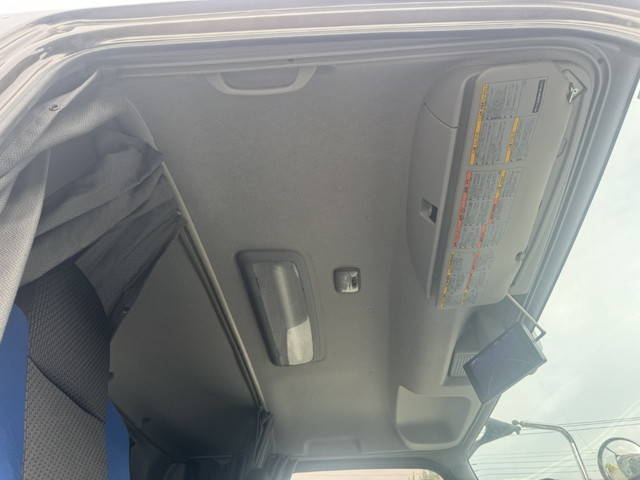 いすゞギガセルフクレーン4段大型（10t）[写真25]