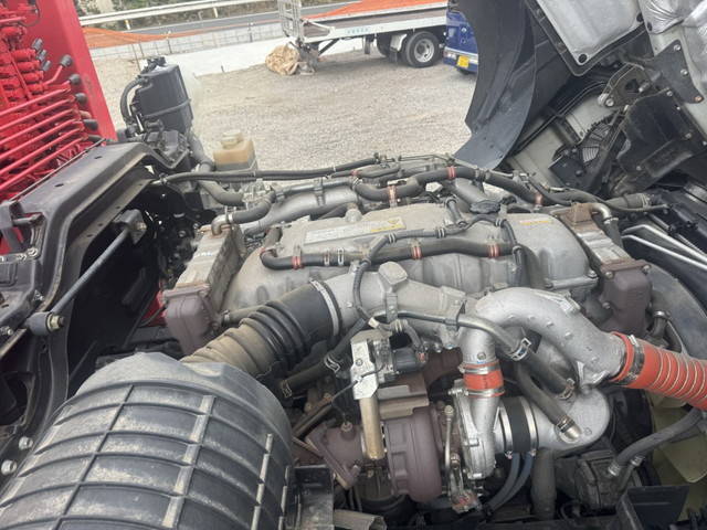 いすゞギガセルフクレーン4段大型（10t）[写真33]