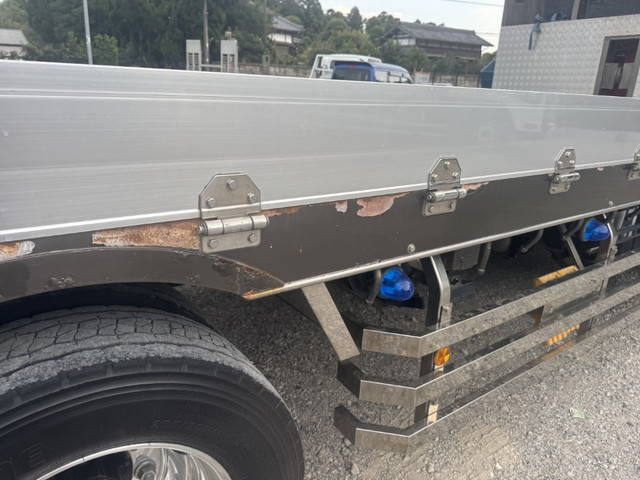 いすゞギガセルフクレーン4段大型（10t）[写真39]