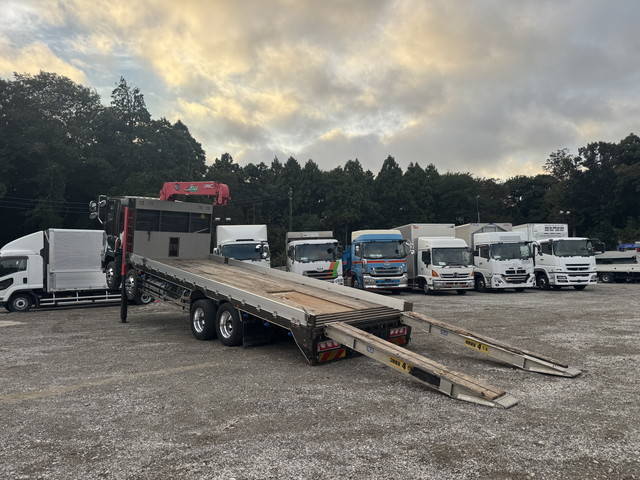 いすゞギガセルフクレーン4段大型（10t）[写真04]