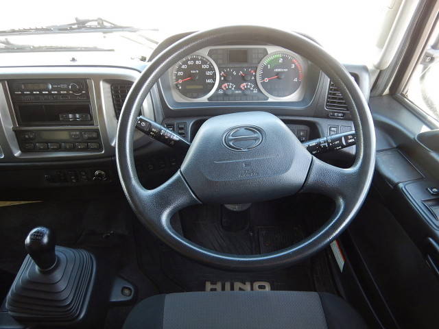 日野レンジャーアルミバン中型（4t）[写真22]