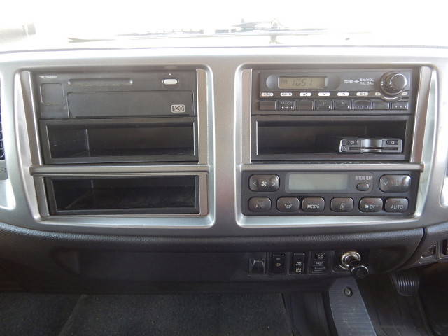 日野レンジャーアルミバン中型（4t）[写真23]