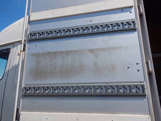 日野レンジャーアルミバン中型（4t）[写真32]