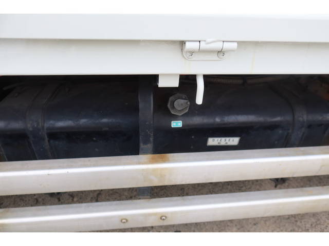 三菱ふそうキャンタークレーン4段小型（2t・3t）[写真13]