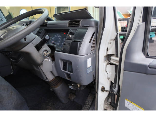 三菱ふそうキャンタークレーン4段小型（2t・3t）[写真32]