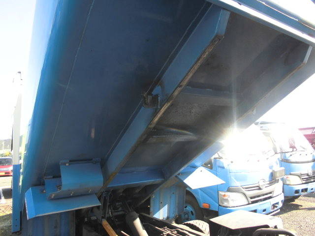 日野デュトロパッカー車（塵芥車）小型（2t・3t）[写真12]