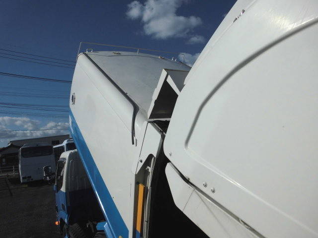 日野デュトロパッカー車（塵芥車）小型（2t・3t）[写真16]