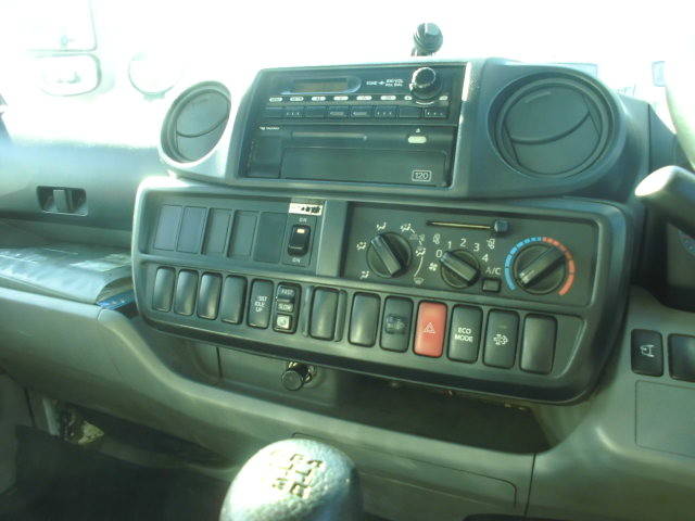 日野デュトロパッカー車（塵芥車）小型（2t・3t）[写真27]