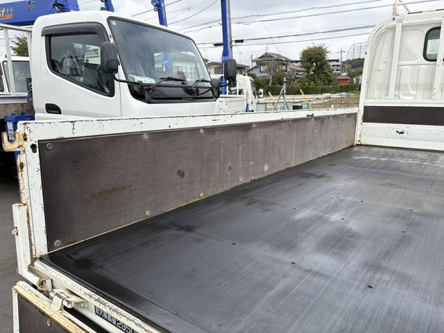 日野デュトロ平ボディ小型（2t・3t）[写真10]