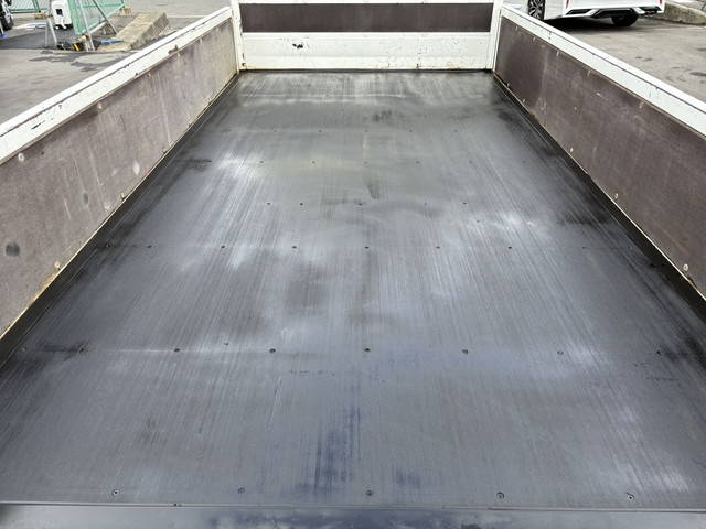 日野デュトロ平ボディ小型（2t・3t）[写真12]