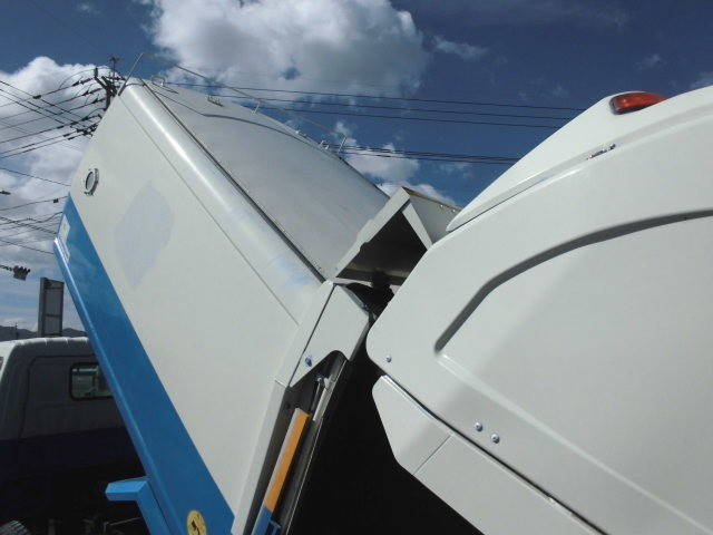 日野デュトロパッカー車（塵芥車）小型（2t・3t）[写真12]