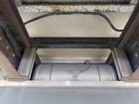 いすゞギガ冷蔵冷凍ウイング大型（10t）[写真13]