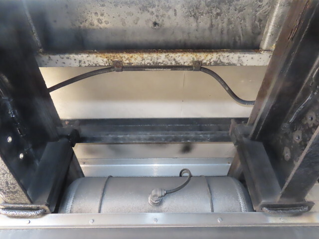 いすゞギガ冷蔵冷凍ウイング大型（10t）[写真13]