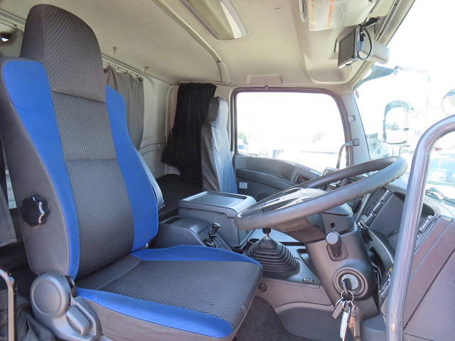 いすゞギガ冷蔵冷凍ウイング大型（10t）[写真21]