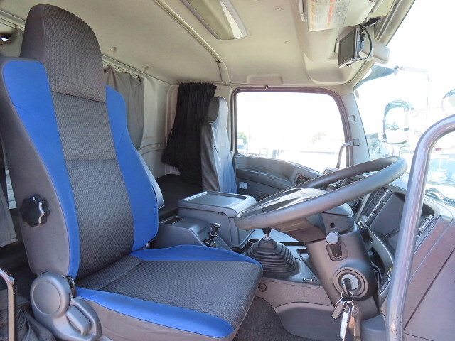 いすゞギガ冷蔵冷凍ウイング大型（10t）[写真22]