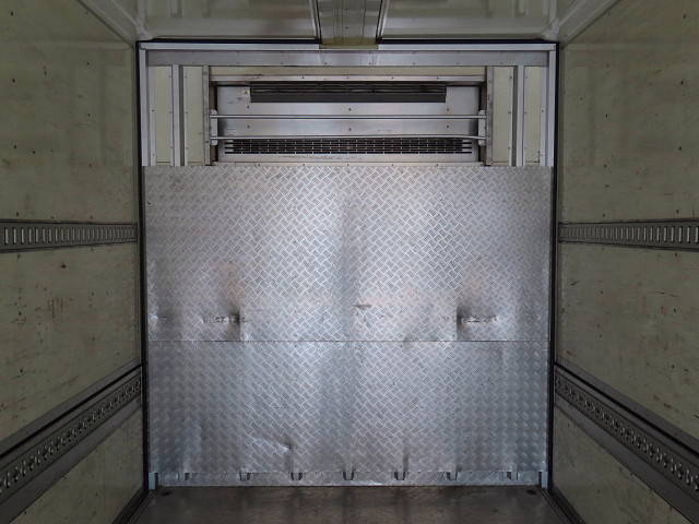 いすゞギガ冷蔵冷凍ウイング大型（10t）[写真29]