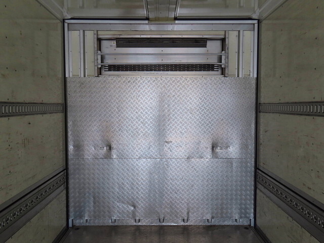 いすゞギガ冷蔵冷凍ウイング大型（10t）[写真30]