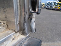 いすゞギガ冷蔵冷凍ウイング大型（10t）[写真33]