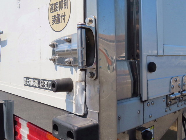 いすゞギガ冷蔵冷凍ウイング大型（10t）[写真33]