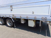 いすゞギガ冷蔵冷凍ウイング大型（10t）[写真35]