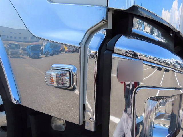 いすゞギガ冷蔵冷凍ウイング大型（10t）[写真38]