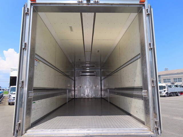 いすゞギガ冷蔵冷凍ウイング大型（10t）[写真07]