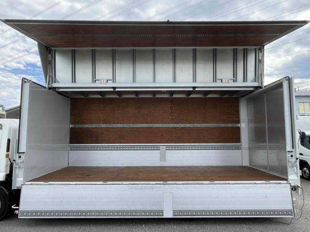 いすゞフォワードアルミウイング中型（4t）[写真12]