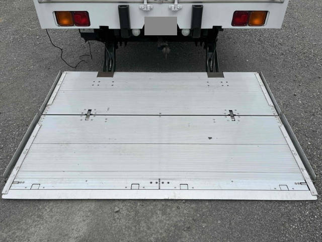 いすゞフォワードアルミウイング中型（4t）[写真16]