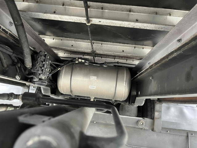 いすゞフォワードアルミウイング中型（4t）[写真20]