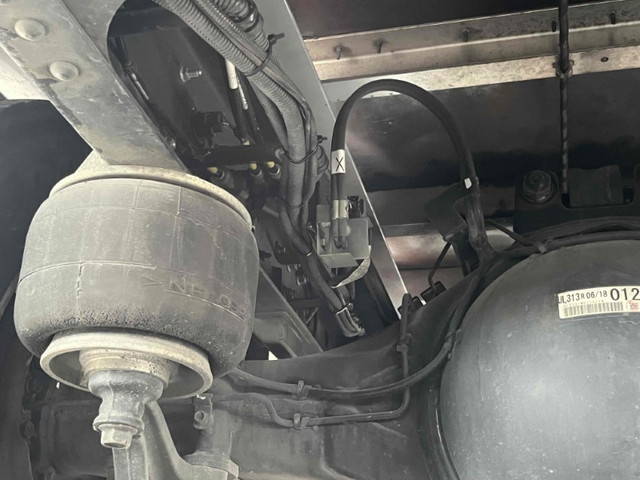 いすゞフォワードアルミウイング中型（4t）[写真24]