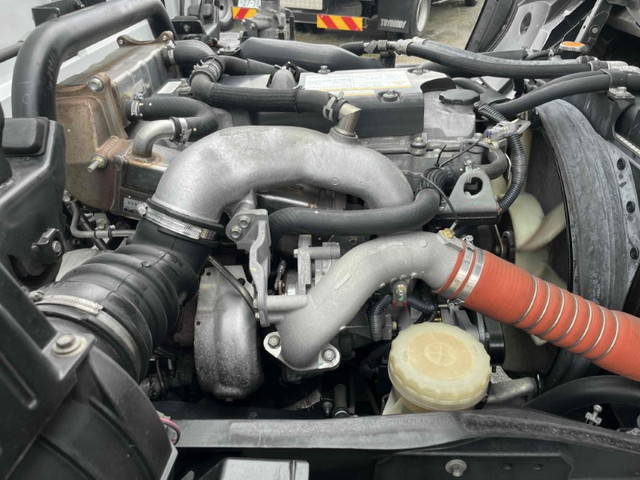 いすゞフォワードアルミウイング中型（4t）[写真28]