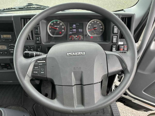 いすゞフォワードアルミウイング中型（4t）[写真32]