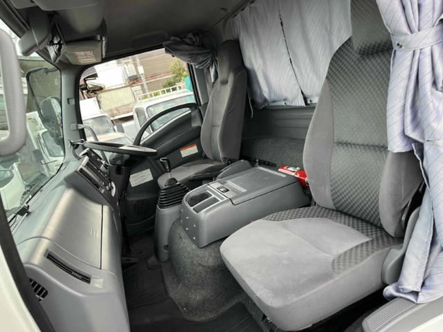 いすゞフォワードアルミウイング中型（4t）[写真36]