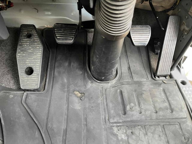 いすゞフォワードアルミウイング中型（4t）[写真40]