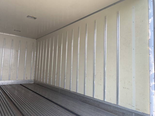 いすゞエルフ保冷バン小型（2t・3t）[写真10]