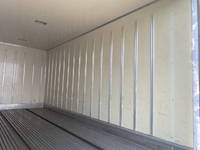 いすゞエルフ保冷バン小型（2t・3t）[写真11]