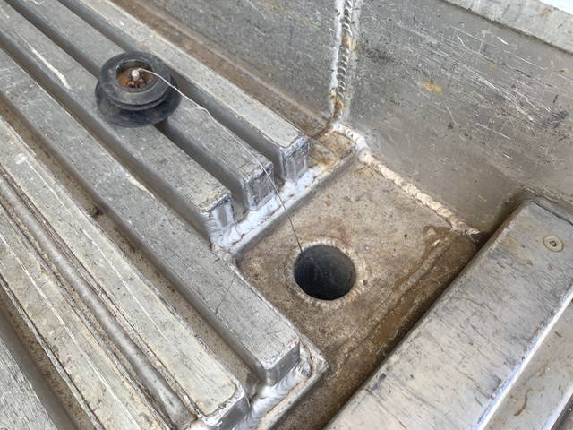 いすゞエルフ保冷バン小型（2t・3t）[写真13]