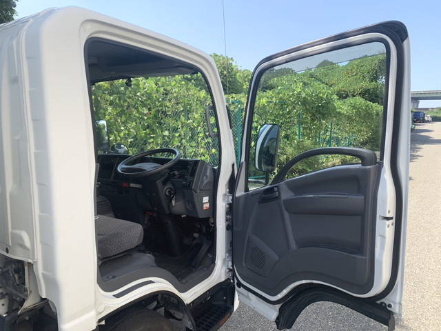 いすゞエルフ保冷バン小型（2t・3t）[写真15]