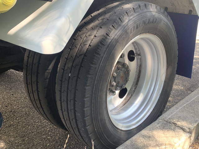 いすゞエルフ保冷バン小型（2t・3t）[写真20]