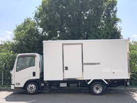 いすゞエルフ保冷バン小型（2t・3t）[写真04]