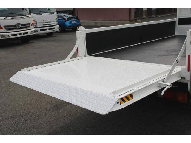 日野デュトロ平ボディ小型（2t・3t）[写真18]