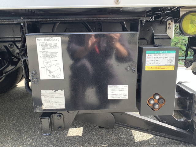 日野デュトロアルミバン小型（2t・3t）[写真28]