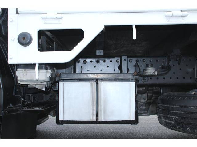 いすゞエルフ平ボディ小型（2t・3t）[写真17]