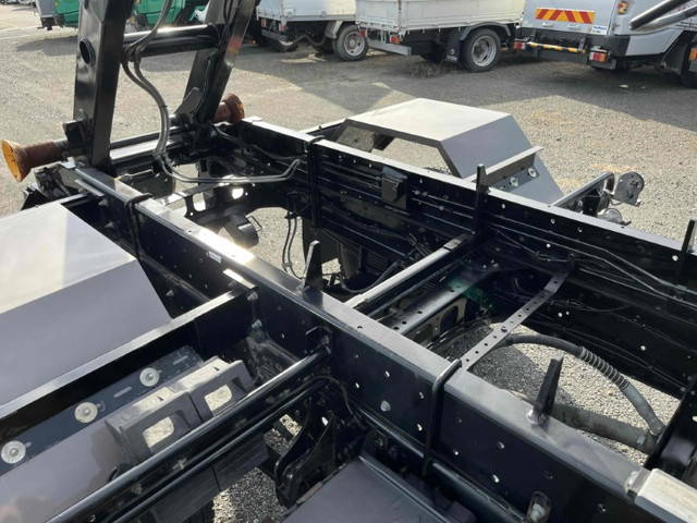 三菱ふそうファイターコンテナ専用車中型（4t）[写真17]