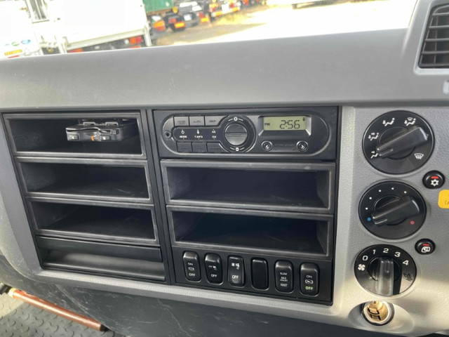 三菱ふそうファイターコンテナ専用車中型（4t）[写真34]