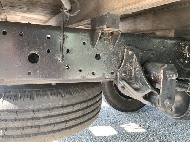 いすゞエルフ平ボディ小型（2t・3t）[写真23]